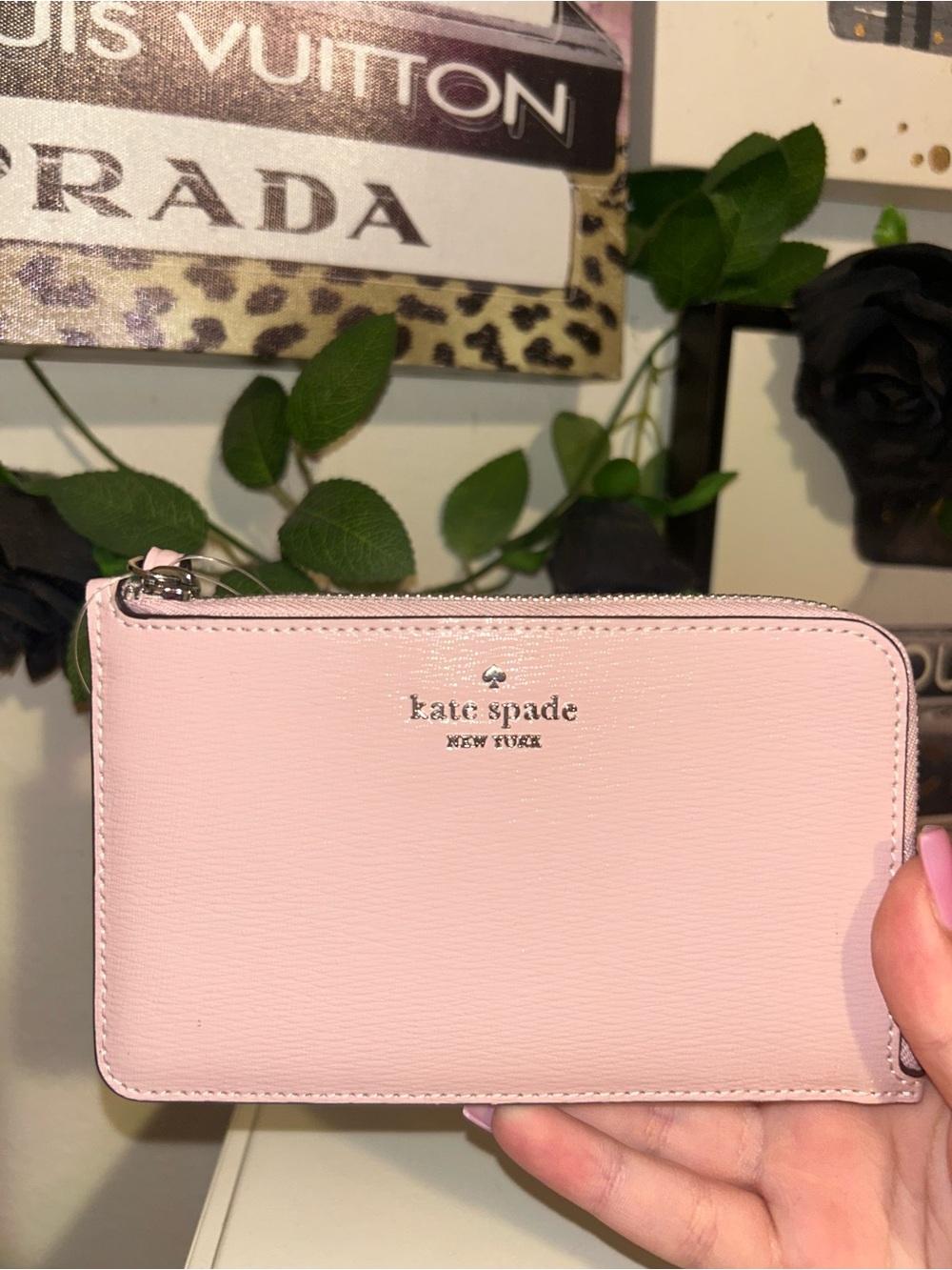 Kate Spade New York Lucy Zip Card Holder
